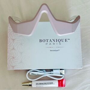 Botanique Paris RevitalEyes in Pink